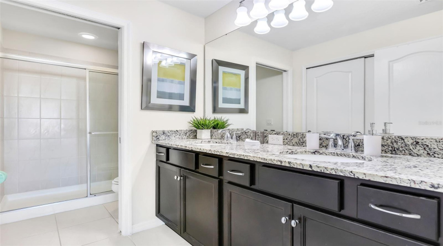 KISSIMMEE, Florida 34747, 5 Bedrooms Bedrooms, ,4 BathroomsBathrooms,Residential,For Sale,SYDNEY,0,MFRO6262102
