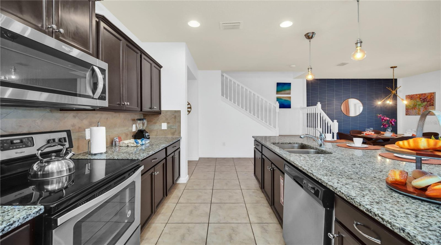 KISSIMMEE, Florida 34747, 5 Bedrooms Bedrooms, ,4 BathroomsBathrooms,Residential,For Sale,GENEVE,0,MFRO6262860