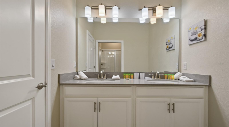 DAVENPORT, Florida 33896, 5 Bedrooms Bedrooms, ,4 BathroomsBathrooms,Residential,For Sale,PEBBLE BEACH,MFRO6262762