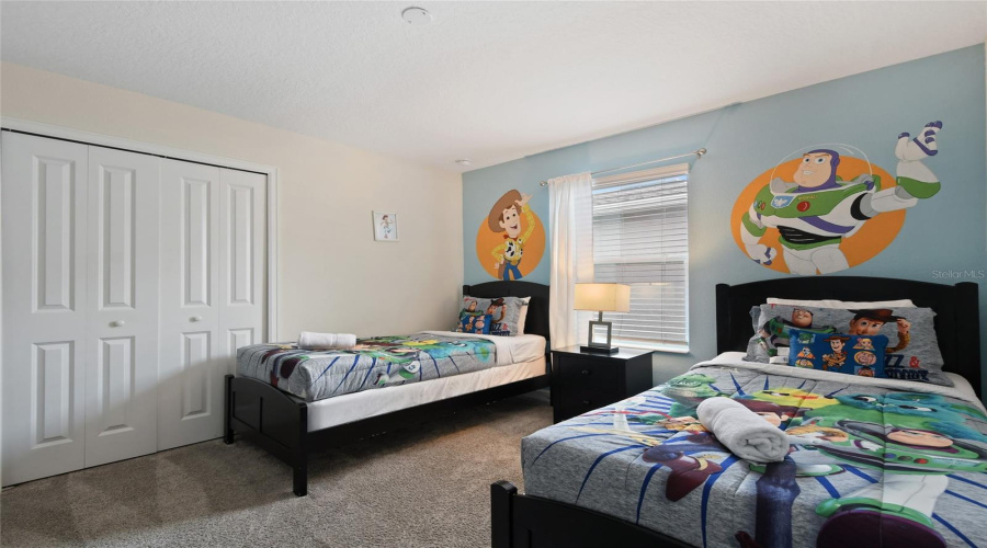 DAVENPORT, Florida 33896, 5 Bedrooms Bedrooms, ,4 BathroomsBathrooms,Residential,For Sale,PEBBLE BEACH,MFRO6262762