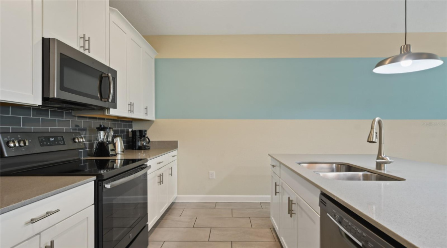 DAVENPORT, Florida 33896, 4 Bedrooms Bedrooms, ,3 BathroomsBathrooms,Residential,For Sale,PEBBLE BEACH,0,MFRO6262716