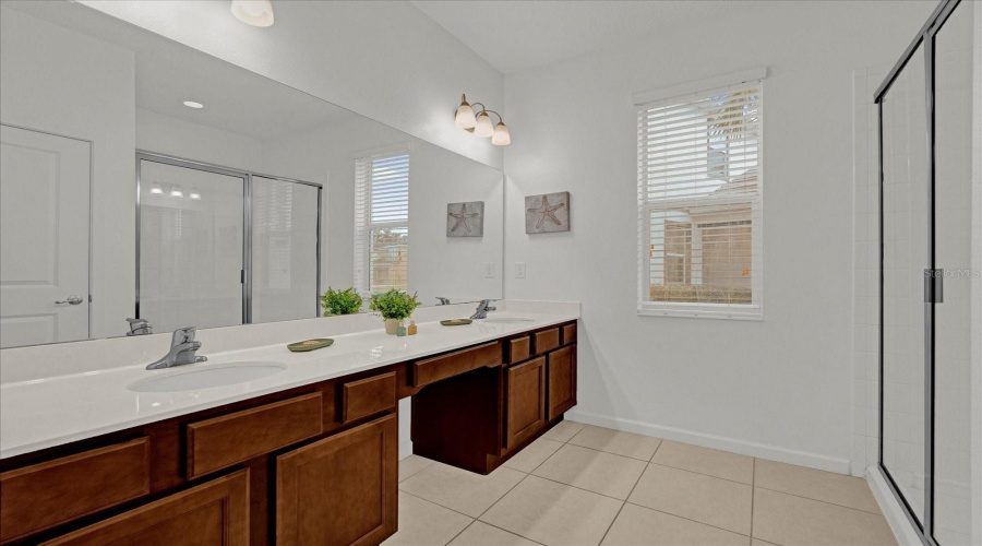 KISSIMMEE, Florida 34746, 6 Bedrooms Bedrooms, ,4 BathroomsBathrooms,Residential,For Sale,CABELLO,0,MFRO6263008