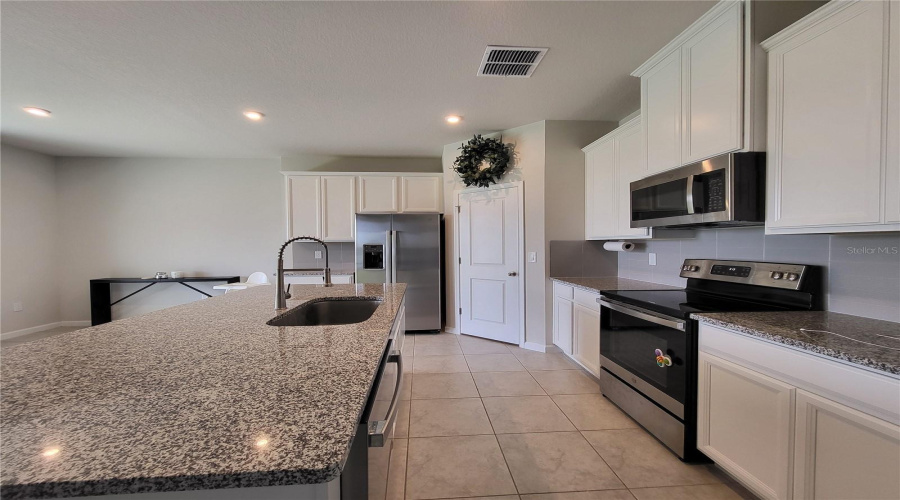 DAVENPORT, Florida 33837, 3 Bedrooms Bedrooms, ,2 BathroomsBathrooms,Residential,For Sale,EUCALYPTUS,0,MFRT3531705
