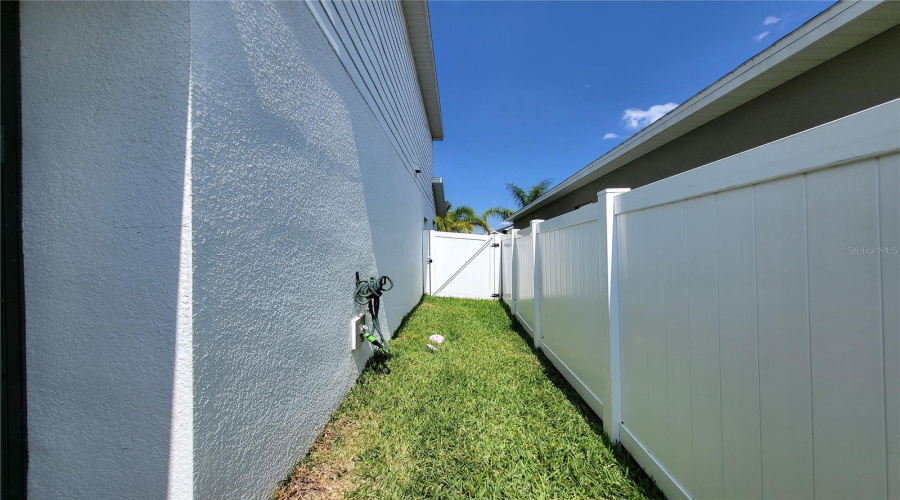 DAVENPORT, Florida 33837, 3 Bedrooms Bedrooms, ,2 BathroomsBathrooms,Residential,For Sale,EUCALYPTUS,0,MFRT3531705
