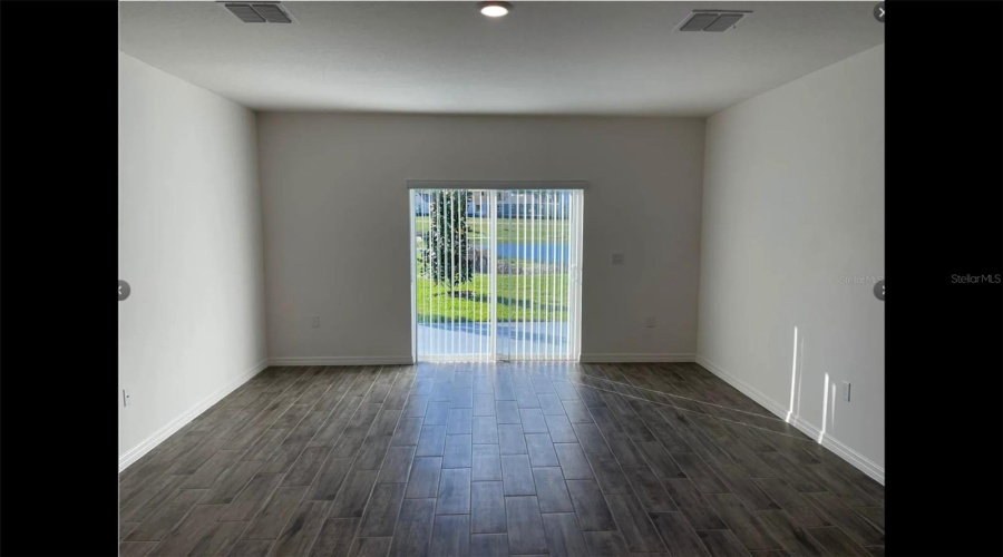 DAVENPORT, Florida 33896, 5 Bedrooms Bedrooms, ,2 BathroomsBathrooms,Residential,For Sale,VILLAVISTA,0,MFRO6263312