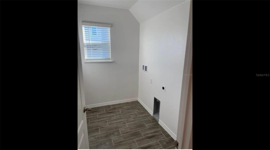 DAVENPORT, Florida 33896, 5 Bedrooms Bedrooms, ,2 BathroomsBathrooms,Residential,For Sale,VILLAVISTA,0,MFRO6263312
