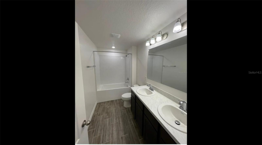 DAVENPORT, Florida 33896, 5 Bedrooms Bedrooms, ,2 BathroomsBathrooms,Residential,For Sale,VILLAVISTA,0,MFRO6263312