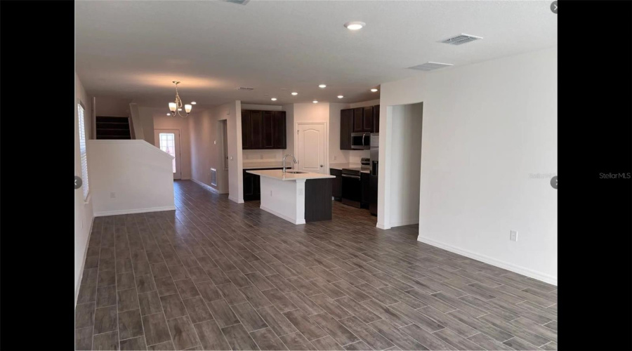 DAVENPORT, Florida 33896, 5 Bedrooms Bedrooms, ,2 BathroomsBathrooms,Residential,For Sale,VILLAVISTA,0,MFRO6263312