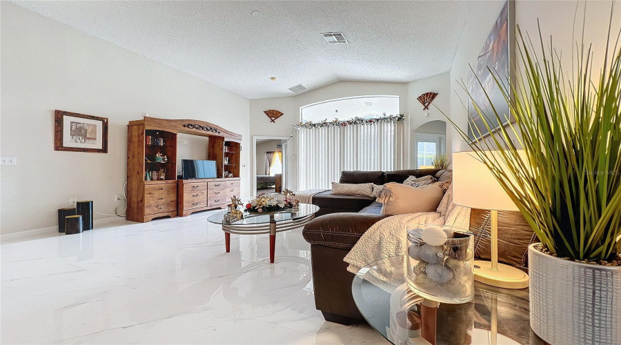 DAVENPORT, Florida 33837, 4 Bedrooms Bedrooms, ,3 BathroomsBathrooms,Residential,For Sale,FOX,0,MFRS5116869