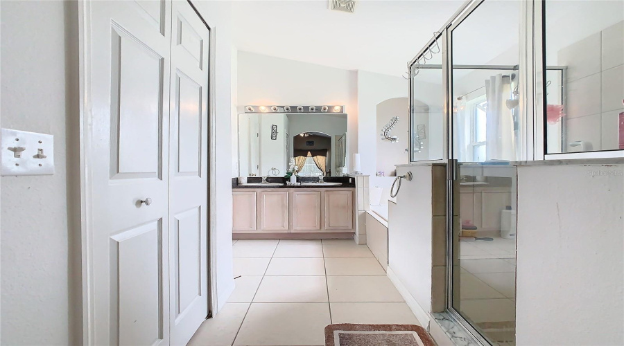 DAVENPORT, Florida 33837, 4 Bedrooms Bedrooms, ,3 BathroomsBathrooms,Residential,For Sale,FOX,0,MFRS5116869