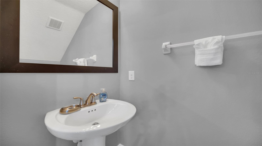 DAVENPORT, Florida 33896, 3 Bedrooms Bedrooms, ,2 BathroomsBathrooms,Residential,For Sale,ROSEVILLE,0,MFRO6263279