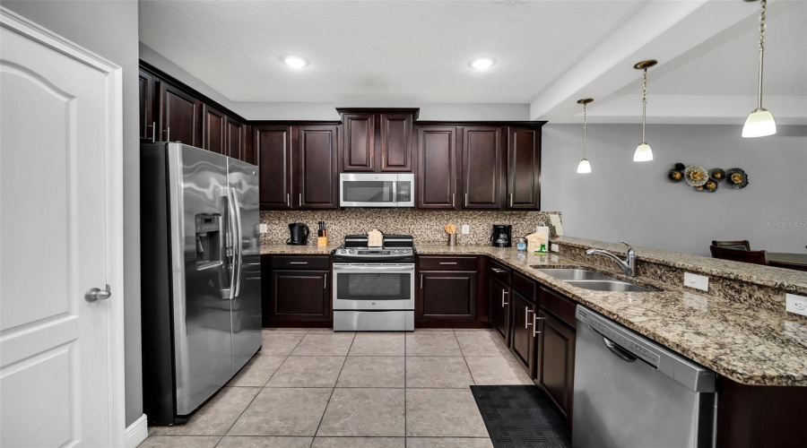 DAVENPORT, Florida 33896, 3 Bedrooms Bedrooms, ,2 BathroomsBathrooms,Residential,For Sale,ROSEVILLE,0,MFRO6263279