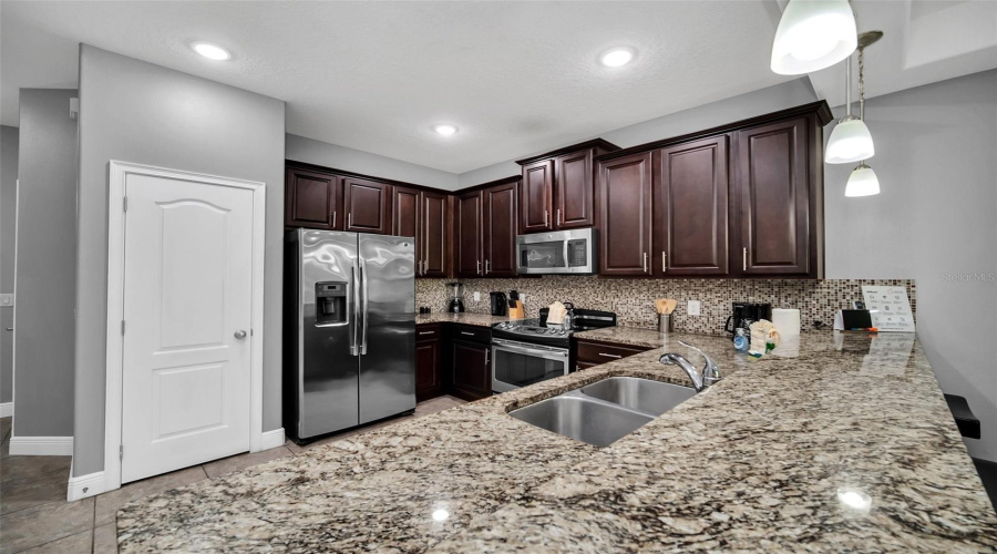 DAVENPORT, Florida 33896, 3 Bedrooms Bedrooms, ,2 BathroomsBathrooms,Residential,For Sale,ROSEVILLE,0,MFRO6263279