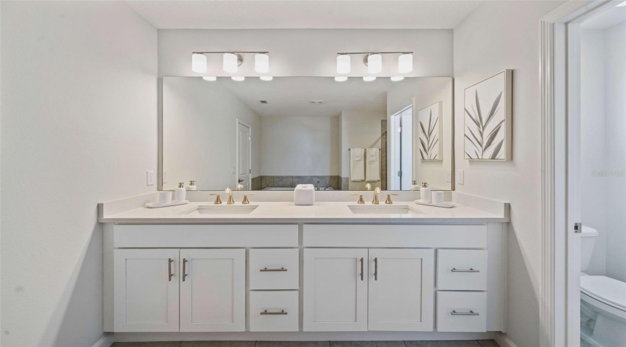 KISSIMMEE, Florida 34747, 9 Bedrooms Bedrooms, ,6 BathroomsBathrooms,Residential,For Sale,GOLDEN NOBLE,0,MFRO6263982