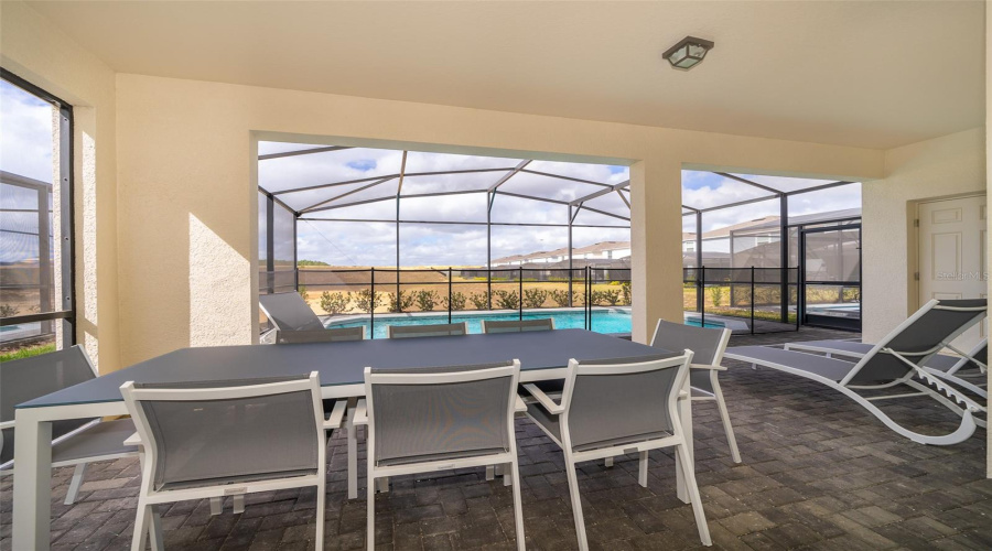 DAVENPORT, Florida 33897, 6 Bedrooms Bedrooms, ,4 BathroomsBathrooms,Residential,For Sale,ALOHA,0,MFRO6263847