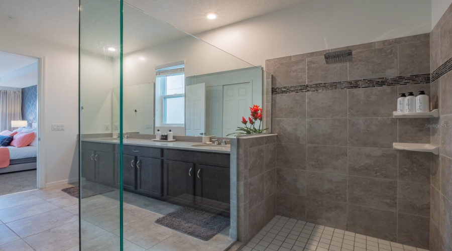 KISSIMMEE, Florida 34747, 6 Bedrooms Bedrooms, ,4 BathroomsBathrooms,Residential,For Sale,AMELIA DOWNS,0,MFRO6264232