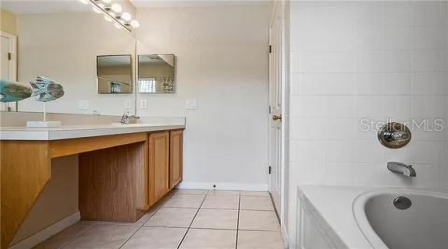 DAVENPORT, Florida 33897, 3 Bedrooms Bedrooms, ,3 BathroomsBathrooms,Residential,For Sale,CALABRIA,MFRW7870736