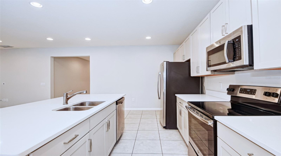 DAVENPORT, Florida 33896, 4 Bedrooms Bedrooms, ,2 BathroomsBathrooms,Residential,For Sale,YORKSHIRE,MFRO6263889