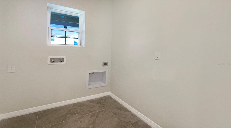 DAVENPORT, Florida 33837, 3 Bedrooms Bedrooms, ,2 BathroomsBathrooms,Residential,For Sale,GINA,0,MFRO6249500