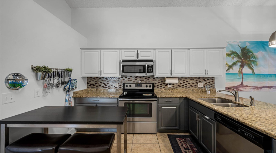 KISSIMMEE, Florida 34746, 4 Bedrooms Bedrooms, ,2 BathroomsBathrooms,Residential,For Sale,CASTAWAY BEACH,MFRO6262248