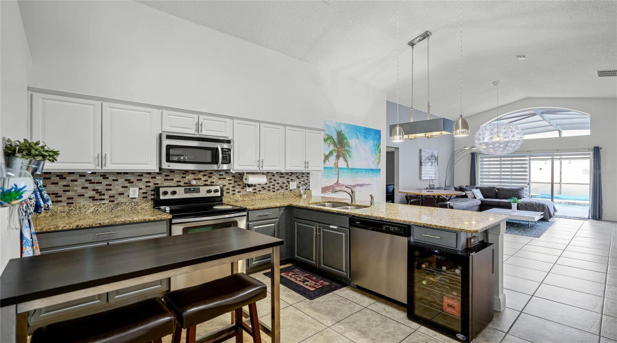 KISSIMMEE, Florida 34746, 4 Bedrooms Bedrooms, ,2 BathroomsBathrooms,Residential,For Sale,CASTAWAY BEACH,MFRO6262248
