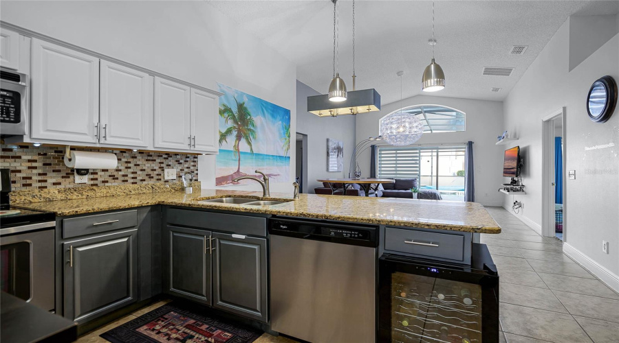 KISSIMMEE, Florida 34746, 4 Bedrooms Bedrooms, ,2 BathroomsBathrooms,Residential,For Sale,CASTAWAY BEACH,MFRO6262248