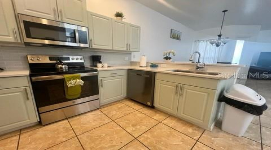 DAVENPORT, Florida 33897, 4 Bedrooms Bedrooms, ,3 BathroomsBathrooms,Residential,For Sale,BRUNELLO,0,MFRO6258093