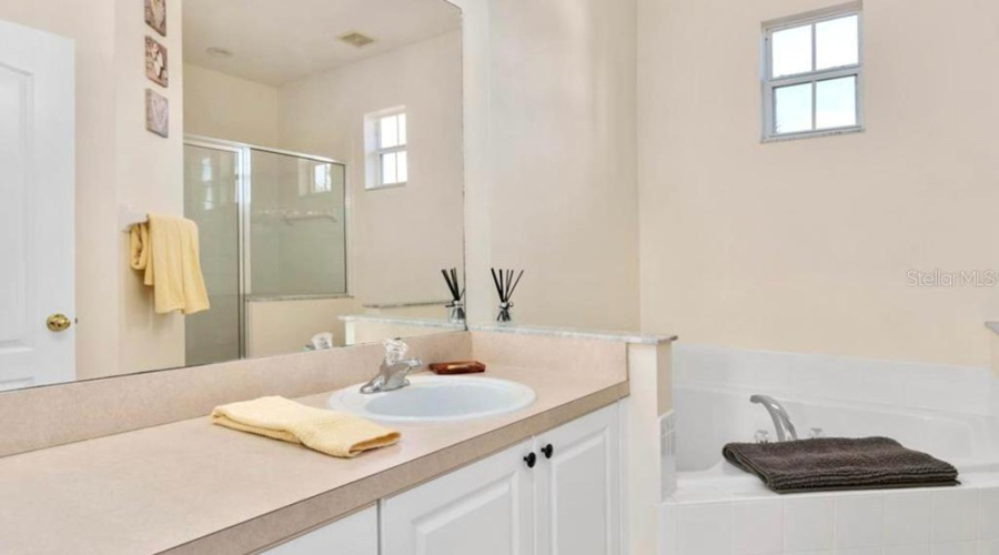 DAVENPORT, Florida 33897, 4 Bedrooms Bedrooms, ,3 BathroomsBathrooms,Residential,For Sale,BRUNELLO,0,MFRO6258093