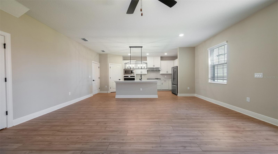 Kissimmee, Florida 34747, 4 Bedrooms Bedrooms, ,2 Bathroomsbathrooms,Residential,For Sale,Somersworth,Mfrtb8330781