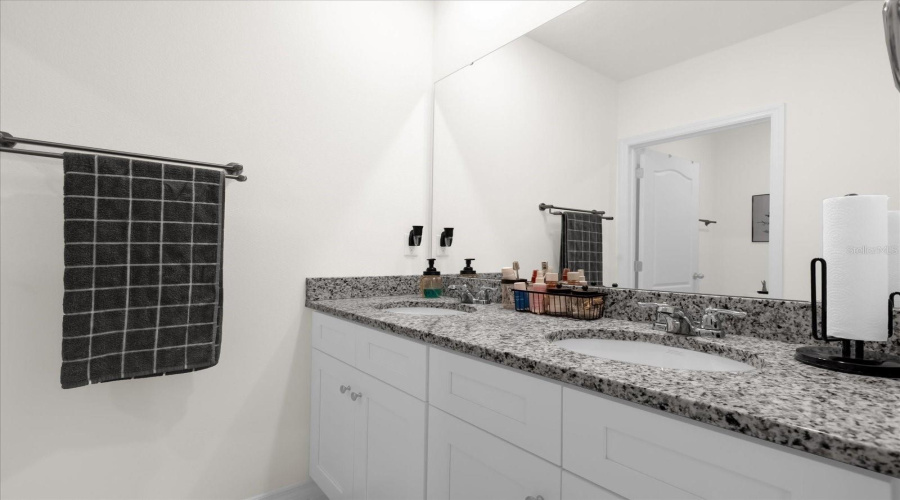 Davenport, Florida 33837, 5 Bedrooms Bedrooms, ,3 Bathroomsbathrooms,Residential,For Sale,Magnolia,Mfro6263978