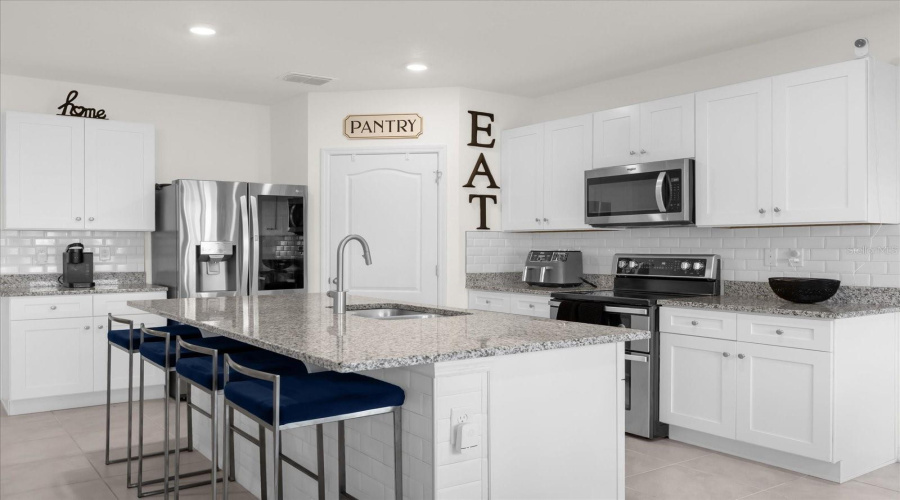 Davenport, Florida 33837, 5 Bedrooms Bedrooms, ,3 Bathroomsbathrooms,Residential,For Sale,Magnolia,Mfro6263978