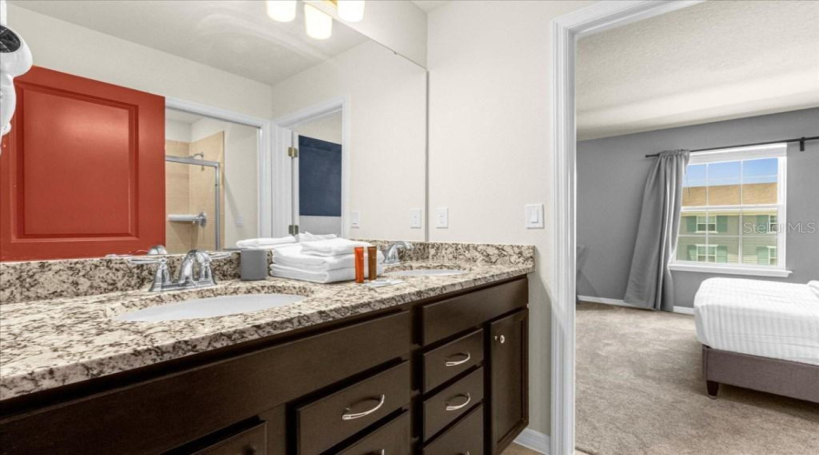 Davenport, Florida 33897, 10 Bedrooms Bedrooms, ,8 Bathroomsbathrooms,Residential,For Sale,Lana,Mfrs5117025
