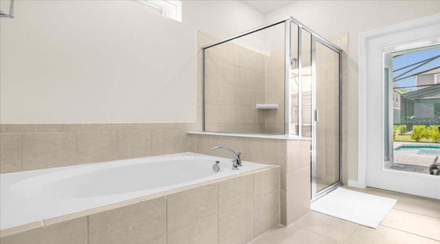 Davenport, Florida 33897, 10 Bedrooms Bedrooms, ,8 Bathroomsbathrooms,Residential,For Sale,Lana,Mfrs5117025