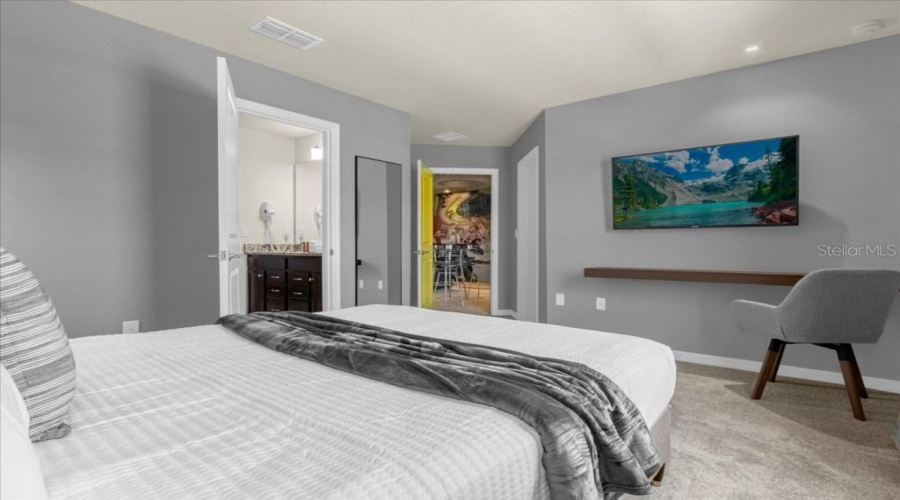 Davenport, Florida 33897, 10 Bedrooms Bedrooms, ,8 Bathroomsbathrooms,Residential,For Sale,Lana,Mfrs5117025