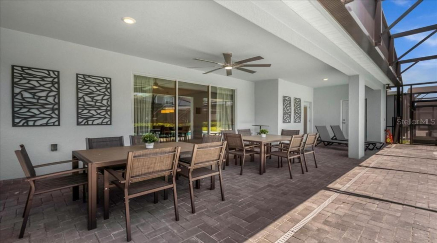 Davenport, Florida 33897, 10 Bedrooms Bedrooms, ,8 Bathroomsbathrooms,Residential,For Sale,Lana,Mfrs5117025