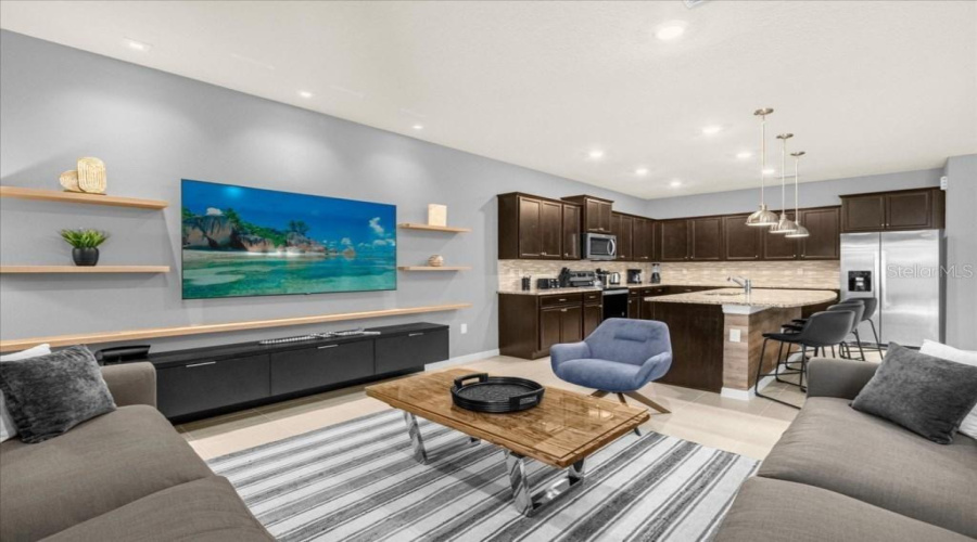 Davenport, Florida 33897, 10 Bedrooms Bedrooms, ,8 Bathroomsbathrooms,Residential,For Sale,Lana,Mfrs5117025