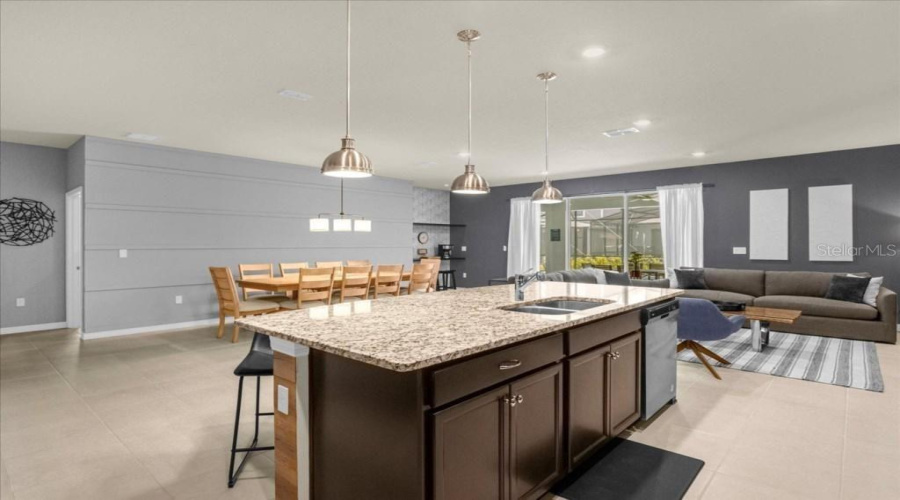 Davenport, Florida 33897, 10 Bedrooms Bedrooms, ,8 Bathroomsbathrooms,Residential,For Sale,Lana,Mfrs5117025