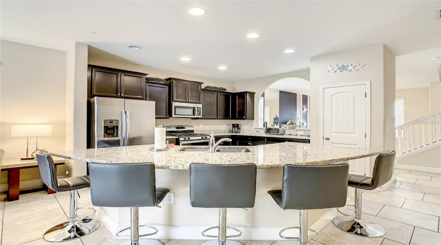 DAVENPORT, Florida 33837, 5 Bedrooms Bedrooms, ,4 BathroomsBathrooms,Residential,For Sale,WILDWOOD,0,MFRO6263897