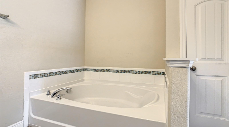 DAVENPORT, Florida 33837, 5 Bedrooms Bedrooms, ,4 BathroomsBathrooms,Residential,For Sale,WILDWOOD,0,MFRO6263897