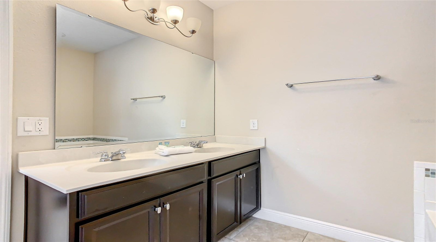 DAVENPORT, Florida 33837, 5 Bedrooms Bedrooms, ,4 BathroomsBathrooms,Residential,For Sale,WILDWOOD,0,MFRO6263897