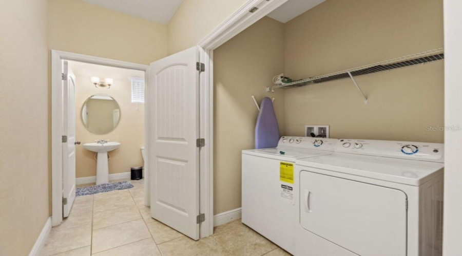 DAVENPORT, Florida 33837, 5 Bedrooms Bedrooms, ,4 BathroomsBathrooms,Residential,For Sale,WILDWOOD,0,MFRO6263897