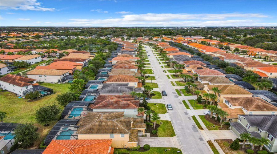 DAVENPORT, Florida 33837, 5 Bedrooms Bedrooms, ,4 BathroomsBathrooms,Residential,For Sale,WILDWOOD,0,MFRO6263897
