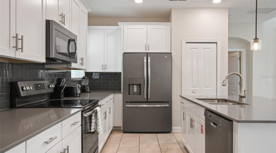 Davenport, Florida 33896, 5 Bedrooms Bedrooms, ,5 Bathroomsbathrooms,Residential,For Sale,Cabot Cliffs,Mfro6263972