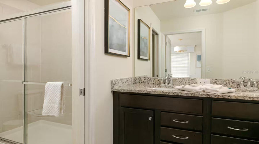 DAVENPORT, Florida 33897, 7 Bedrooms Bedrooms, ,5 BathroomsBathrooms,Residential,For Sale,KONA,0,MFRO6264499