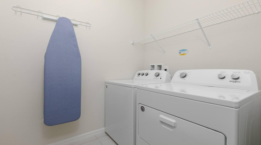 DAVENPORT, Florida 33897, 7 Bedrooms Bedrooms, ,5 BathroomsBathrooms,Residential,For Sale,KONA,0,MFRO6264499