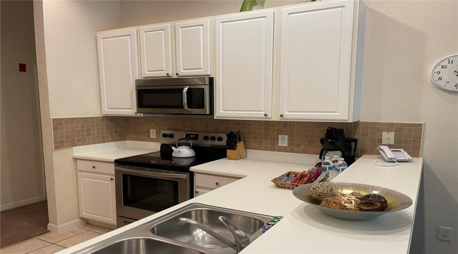 DAVENPORT, Florida 33897, 3 Bedrooms Bedrooms, ,2 BathroomsBathrooms,Residential,For Sale,LUCAYA,MFRTB8331380