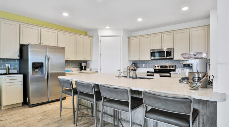 KISSIMMEE, Florida 34747, 8 Bedrooms Bedrooms, ,8 BathroomsBathrooms,Residential,For Sale,PARROT HEAD,0,MFRO6265271