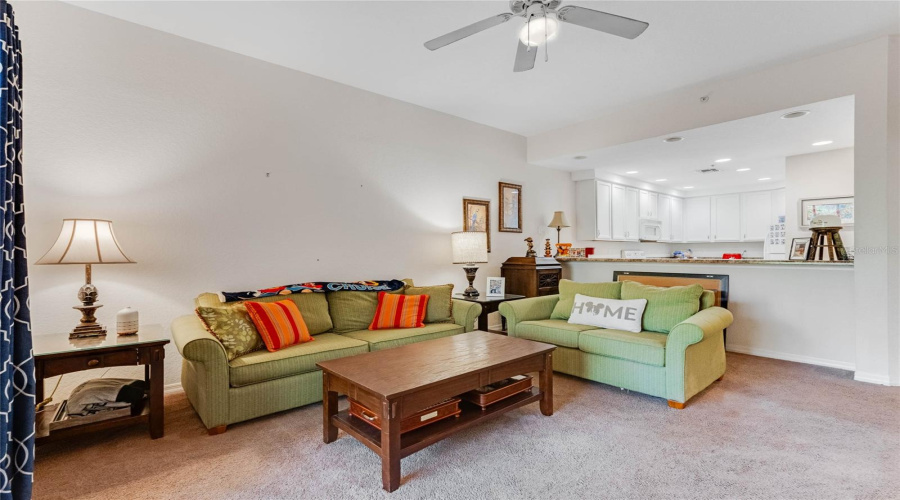 KISSIMMEE, Florida 34747, 2 Bedrooms Bedrooms, ,2 BathroomsBathrooms,Residential,For Sale,TREASURE TROVE,0,MFRO6264771