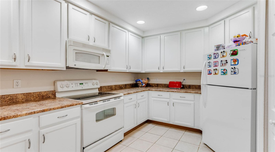 KISSIMMEE, Florida 34747, 2 Bedrooms Bedrooms, ,2 BathroomsBathrooms,Residential,For Sale,TREASURE TROVE,0,MFRO6264771