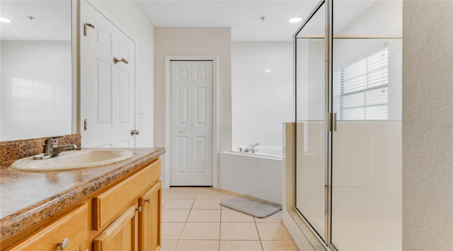 KISSIMMEE, Florida 34747, 2 Bedrooms Bedrooms, ,2 BathroomsBathrooms,Residential,For Sale,TREASURE TROVE,0,MFRO6264771
